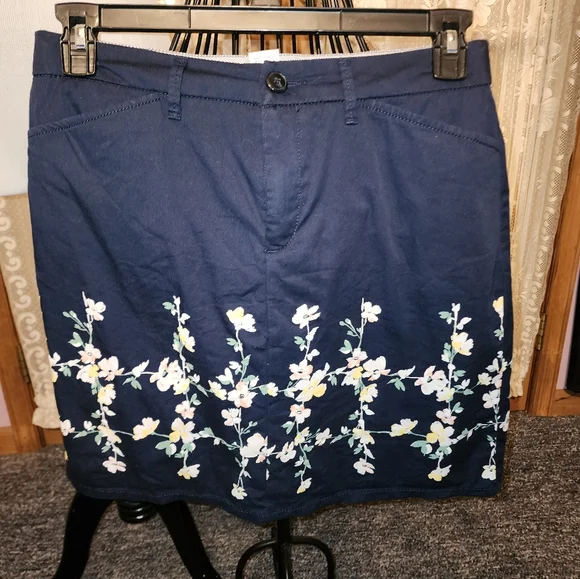 NWOT Croft and Barrow Flower Skirt - Picture 1 of 4